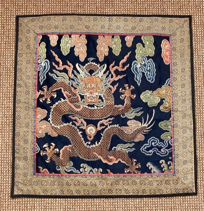 Chinese draak op zijden doek - Zijde - China - Qing Dynastie, Antiek en Kunst, Antiek | Overige Antiek