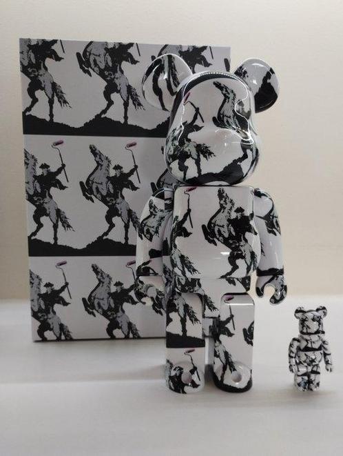 Banksy (1974) - Medicom Toy x Banksy - Be@rbrick 400% + 100%, Antiek en Kunst, Kunst | Schilderijen | Modern