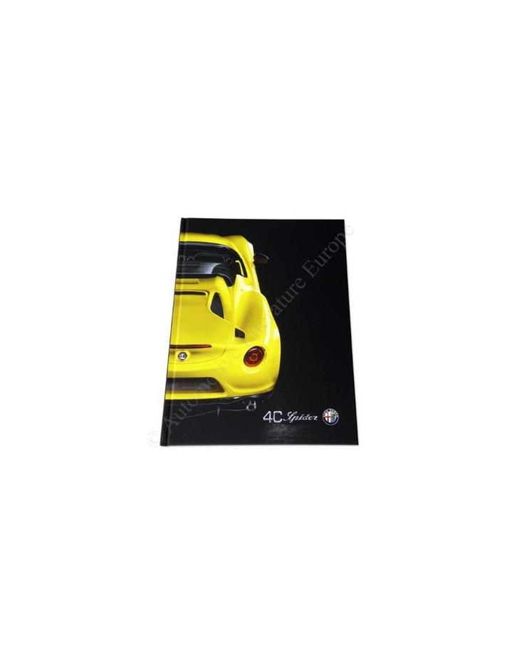 2015 ALFA ROMEO 4C SPIDER HARDCOVER BROCHURE JAPANS, Boeken, Auto's | Folders en Tijdschriften, Alfa Romeo