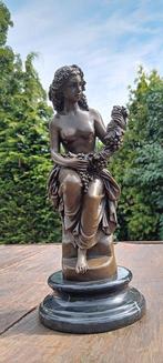 sculptuur, druiven vrouw - 26 cm - brons marmer, Antiek en Kunst, Kunst | Designobjecten