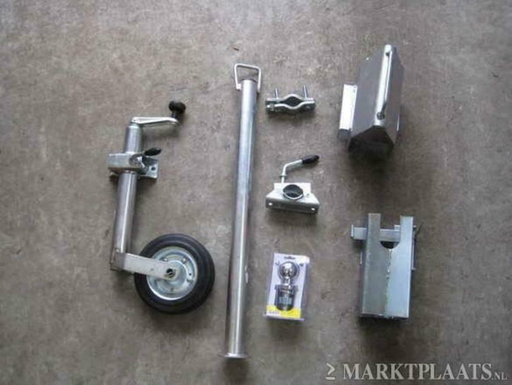 aanhangwagenonderdelen /neuswiel /klem en verlichting/ nieuw, Auto diversen, Aanhangwagen-onderdelen, Nieuw, Ophalen of Verzenden