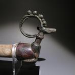 Bronstijd Brons Geit Standaard scepter. 14 cm L. 1000 v.Chr.