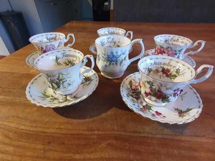Royal Albert - Kop en schotel (6) - Flowers of the Month -, Antiek en Kunst, Antiek | Meubels | Tafels