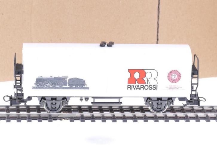 Schaal H0 Rivarossi 5673 gesloten goederenwagon 50 jaar..., Hobby en Vrije tijd, Modeltreinen | H0, Gelijkstroom, Wagon, Zo goed als nieuw