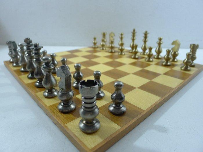 Jeu déchecs en bronze et metal brossé Italfama échiquier, Antiek en Kunst, Curiosa en Brocante