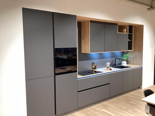 Nolte Showroom Keuken SALE–Grafiet Grijs incl. Apparatuur, Huis en Inrichting, Keuken | Complete keukens, Kunststof, Greeploos