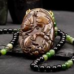 KOI Vis - Amulet Onyx en Jade ketting met gesneden