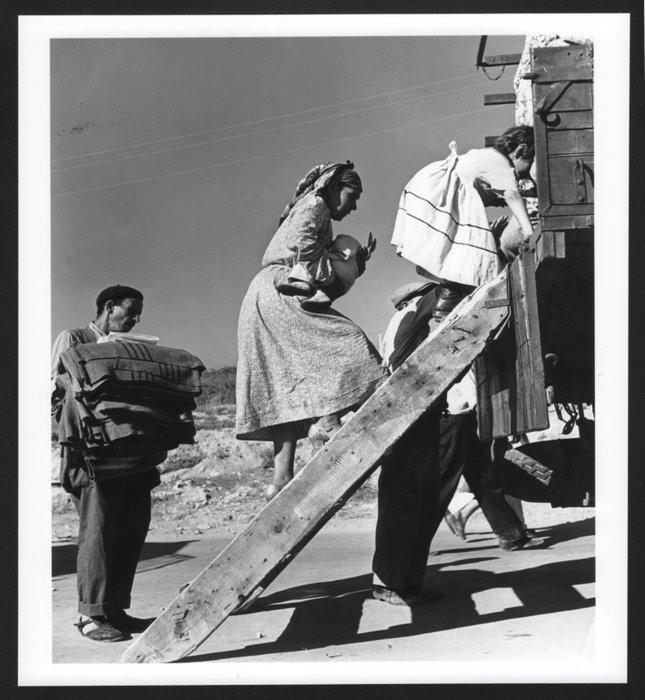 Robert Capa (1913–1954) - Immigrants in Israel, 1948, Antiek en Kunst, Kunst | Designobjecten