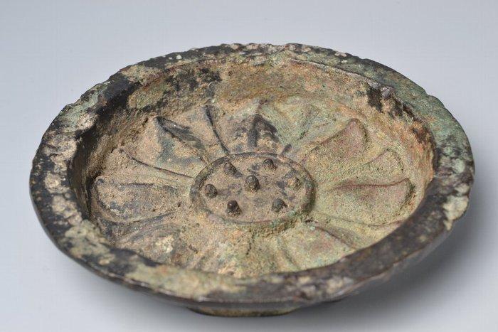 West-Aziatisch Brons Lotiform plaat - 2.2 cm, Antiek en Kunst, Antiek | Overige Antiek