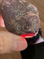 Robijn Ruw. Prachtige Mozambique Huge Ruby Crystal. “Gratis