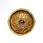 Oud-Romeins Goud, Granaat Filigraan ring met madeliefjes