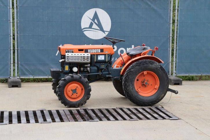 Veiling: Minitractor Kubota B7000 Diesel 16pk (Marge), Zakelijke goederen, Agrarisch | Tractoren, Gebruikt, Overige merken, tot 80 Pk
