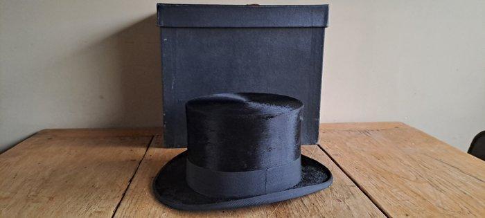 Unsigned - Hoed (1) - Fluweel, Antiek en Kunst, Curiosa en Brocante