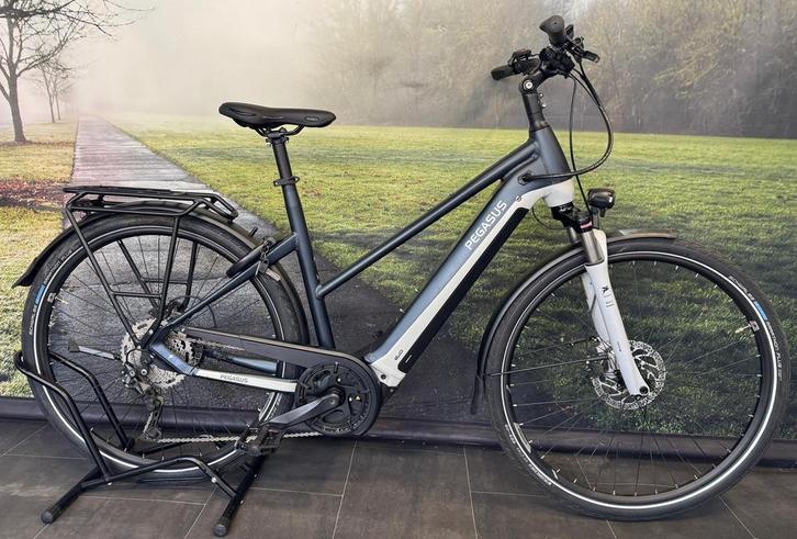 Pegasus Premio - Elektrische fiets - Bosch Performance CX, Fietsen en Brommers, Elektrische fietsen, 50 km per accu of meer, Zo goed als nieuw