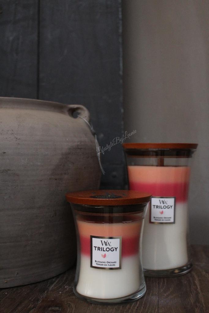 WoodWick Blooming orchard trilogy large, Huis en Inrichting, Woonaccessoires | Kandelaars en Kaarsen, Nieuw, Ophalen of Verzenden