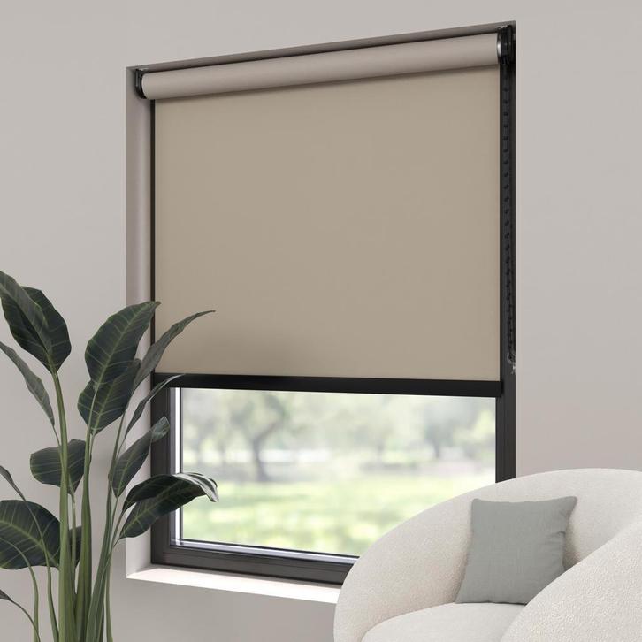 Rolgordijn verduisterend GRATIS op maat gemaakt V.A. €33,-, Huis en Inrichting, Stoffering | Gordijnen en Lamellen, Wit, Crème