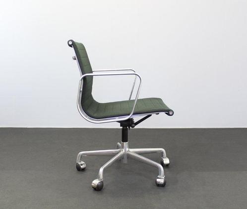 ICF - Charles & Ray Eames - Bureaustoel - EA117 - Staal, Antiek en Kunst, Antiek | Meubels | Stoelen en Banken