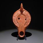 Laat-Romeins / Vroeg-Byzantijns Terracotta Olielamp met, Verzamelen