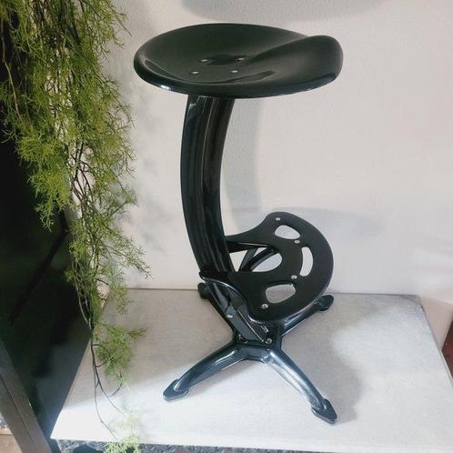 Dulton Co. Ltd - Yasuaki Sasamoto - Kruk - Lotus, Space -, Antiek en Kunst, Antiek | Meubels | Stoelen en Banken