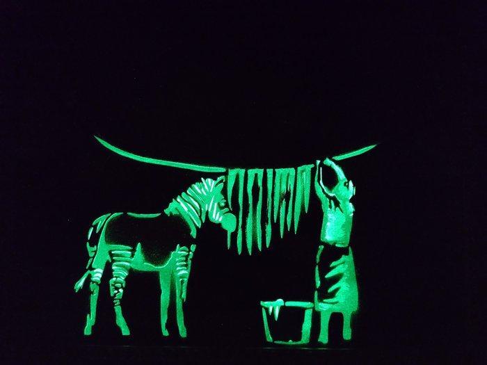 Fictional World (1980) - Banksy´s Washing Zebra Stripes, Antiek en Kunst, Kunst | Schilderijen | Modern