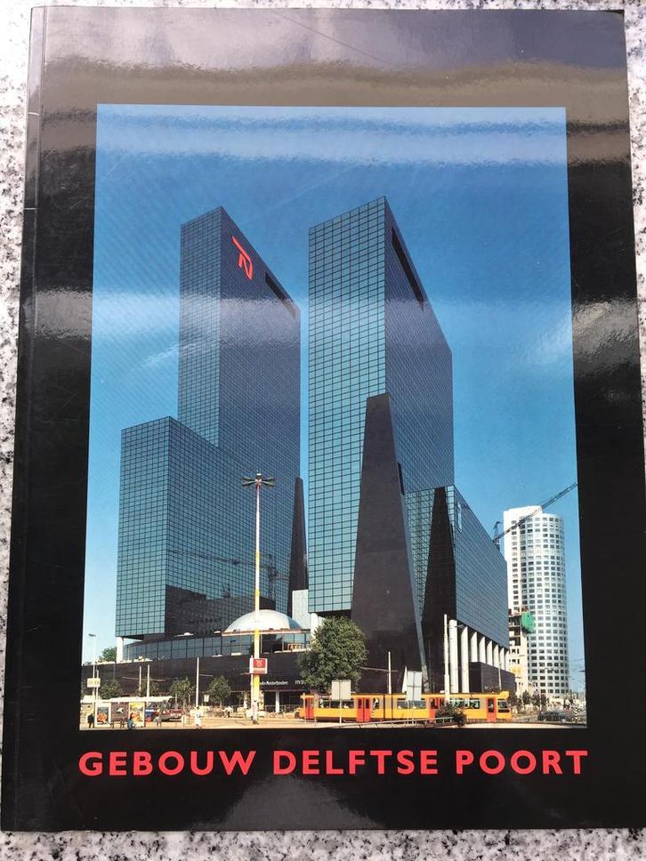 Gebouw Delftse Poort  (Drs. Robert Mens), Boeken, Geschiedenis | Stad en Regio, Gelezen, 20e eeuw of later, Verzenden