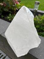 Rotskristal Kristalpunt - Hoogte: 19 cm - Breedte: 16 cm-