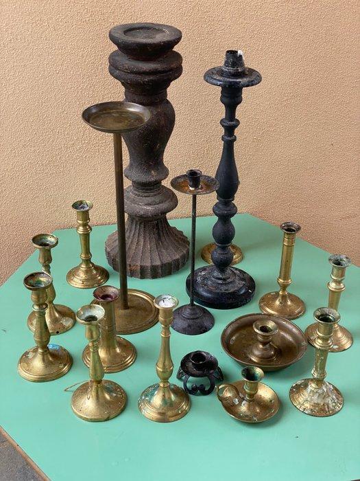 Kaarsenstandaard met oor (15) - Messing, Hout, IJzer -, Antiek en Kunst, Curiosa en Brocante