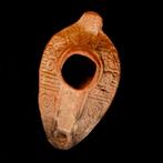 Laat-Romeins / Vroeg-Byzantijns Terracotta olielamp met