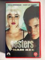 OESTERS VAN NAM KEE (EX RENTAL) (VHS), Verzenden, Gebruikt