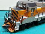 Kato H0 - 37-02F - Dieselelektrische locomotief (1) - EMD, Hobby en Vrije tijd, Modeltreinen | H0, Nieuw