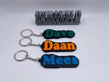 Unieke sleutelhangers met naam - Zelf personaliseren beschikbaar voor biedingen