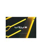 2020 LAMBORGHINI URUS HARDBACK BROCHURE ENGELS, Nieuw, Author