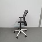 Ahrend bureaustoel - blauw/grijze stoffen zitting / netrug, Huis en Inrichting, Bureaus, Nieuw, Ophalen of Verzenden