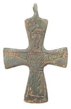 Byzantijns Brons, Hanger met zeldzaam bronzen kruis met