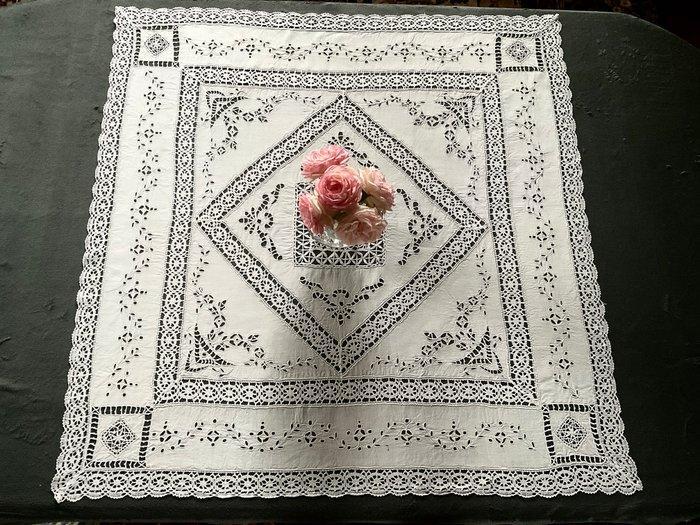 Einde van de XIXe eeuw Richelieu-tafelkleed 1m x 1m. Met 4, Antiek en Kunst, Antiek | Kleden en Textiel