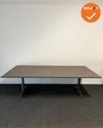 Ahrend Vergadertafel - Rechthoekig - 240x120cm - Oak Dark -, Vergader- of Presentatieruimte, Ophalen of Verzenden, Gebruikt, Tafel