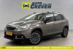Peugeot 2008 1.2 PureTech Pano Airco Trekhaak LED Navigatie., Auto's, Automaat, Overige carrosserieën, Beige, Nieuw