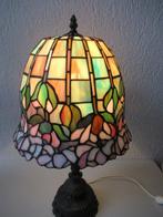 Staande lamp - Grote Tiffany stijl tafellamp - Glas-in-lood, Antiek en Kunst