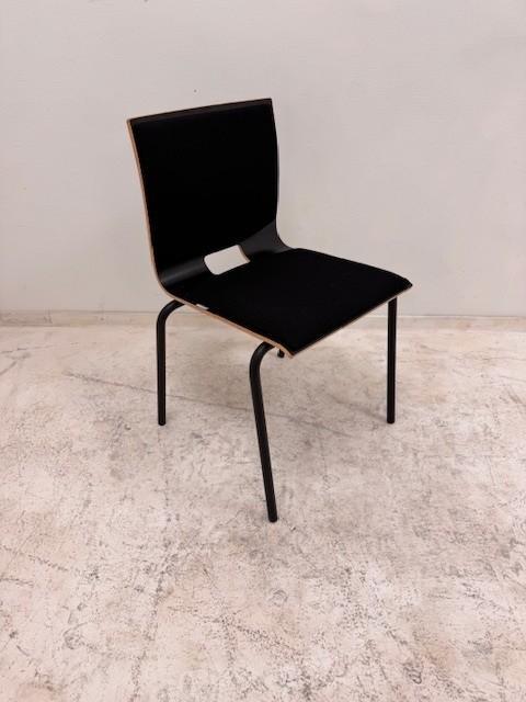 Eromesmarko Kiva 4 pootstoel zwart, Zakelijke goederen, Kantoor en Winkelinrichting | Kantoormeubilair en Inrichting, Stoel, Gebruikt