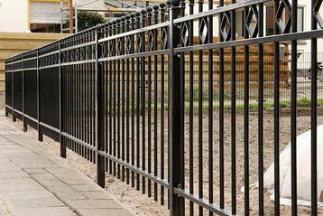 Sierhek sierhekwerk looppoort inrijpoort op maat gemaakt