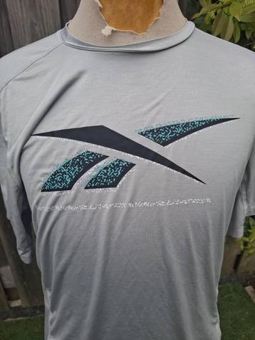 Reebok sportshirt maat L(G) beschikbaar voor biedingen