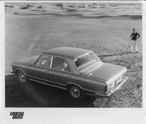 1969 Fiat 130 Berlina grootformaat persfoto zwart/wit, Boeken, Auto's | Folders en Tijdschriften, Gelezen, Verzenden