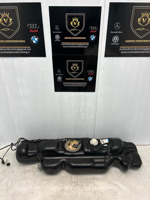 Brandstoftank met pomp Mercedes  bj.2022 Artnr.A9074712700, Auto-onderdelen, Brandstofsystemen, Gebruikt, Mercedes-Benz