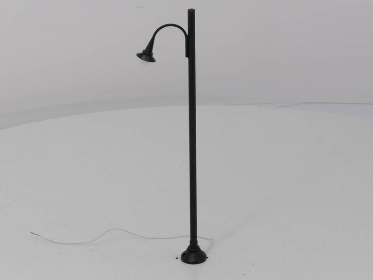 Messing Lampe Schwarz (Verlichting, Scenery, grootspoor), Hobby en Vrije tijd, Modelbouw | Figuren en Diorama's, Zo goed als nieuw