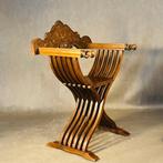 Stoel - Hout, Kunst van het hout, gemaakt in Italië, eerste