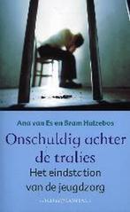 Onschuldig achter de tralies 9789025427238 A. van Es, Verzenden, Zo goed als nieuw, A. van Es