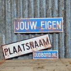 Plaatsnaambord met eigen plaatsnaam in vintage / retro stijl, Antiek en Kunst, Verzenden