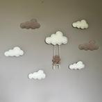 Wanddecoratie wolkenset met beertje op schommel – 7-delig., Kinderen en Baby's, Kinderkamer | Inrichting en Decoratie, Ophalen of Verzenden