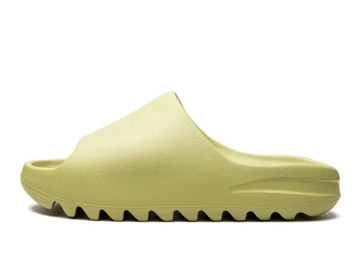 Adidas Yeezy Slide Resin - Maat 52 EU, Kleding | Heren, Schoenen, Ophalen of Verzenden