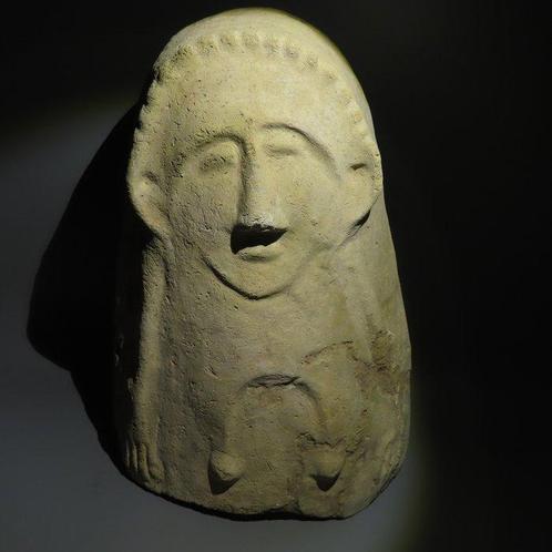 Kanaäniet Terracotta Borstbeeld van een vrouwelijke, Verzamelen, Mineralen en Fossielen